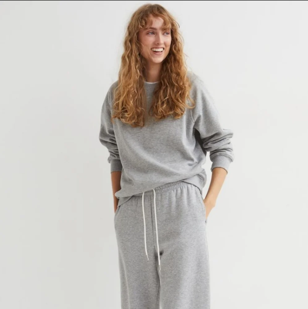 ⛔️Sold⛔️🆕️NWT H&M Sweatshirt in "Gray Melange" - Picture 5 of 12